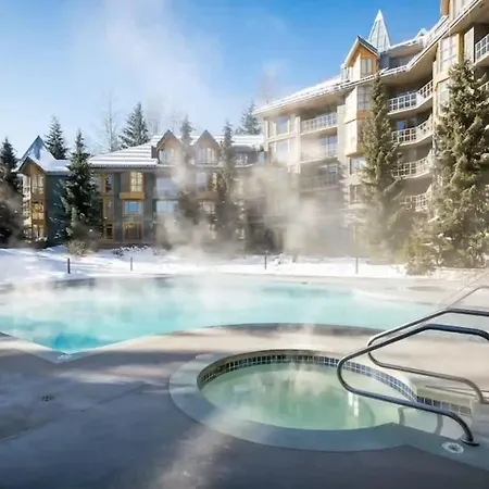 Renovated 2Bed-2Bath In Village With Pool, Hot Tub, And Sauna Whistler Exterior photo