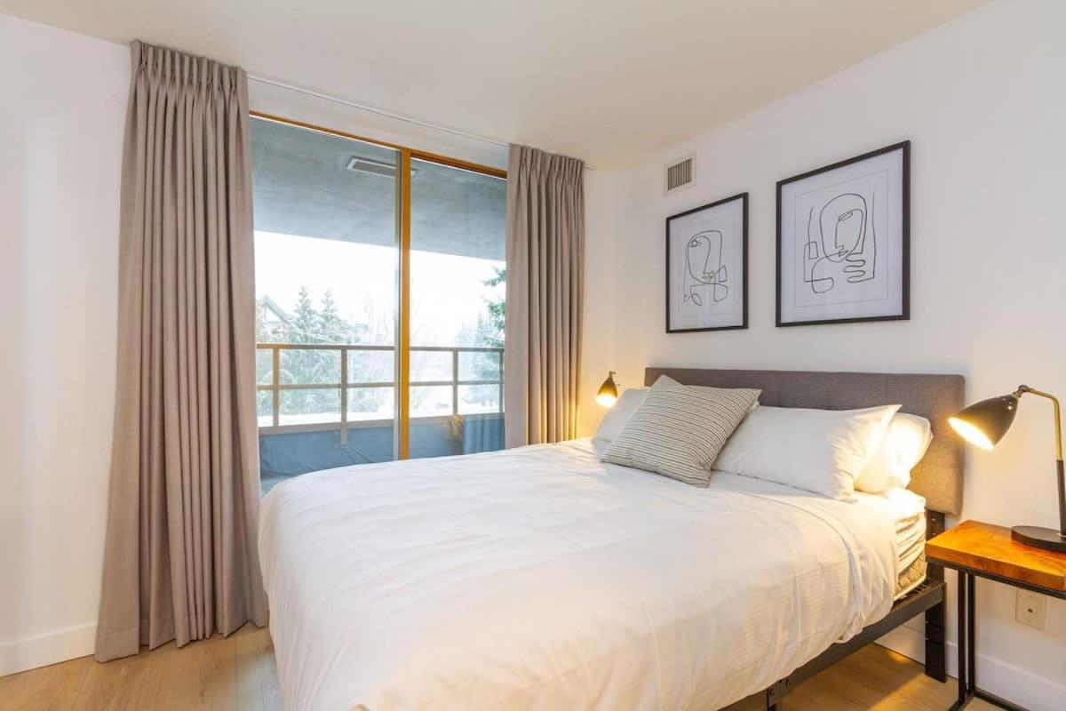Hébergement de vacances Renovated 2Bed-2Bath In Village With Pool, Hot Tub, And Sauna Whistler