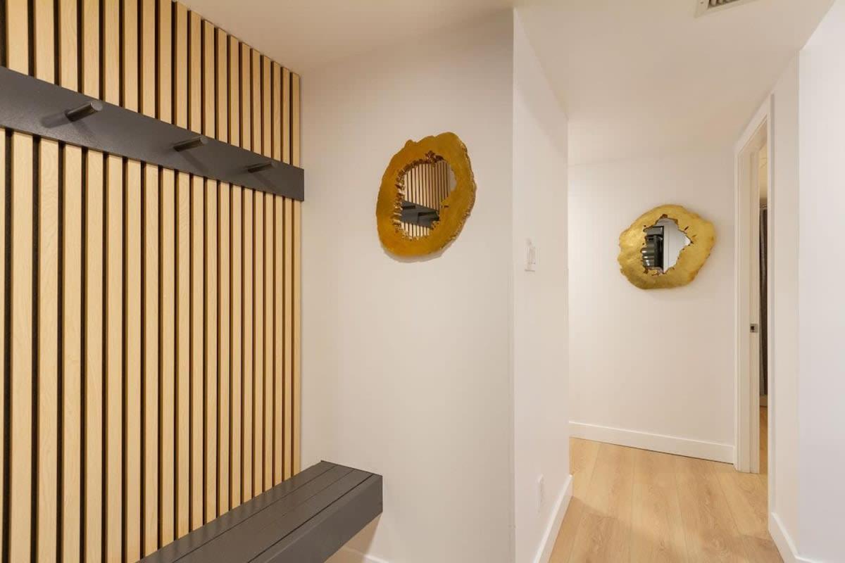 Hébergement de vacances Renovated 2Bed-2Bath In Village With Pool, Hot Tub, And Sauna *